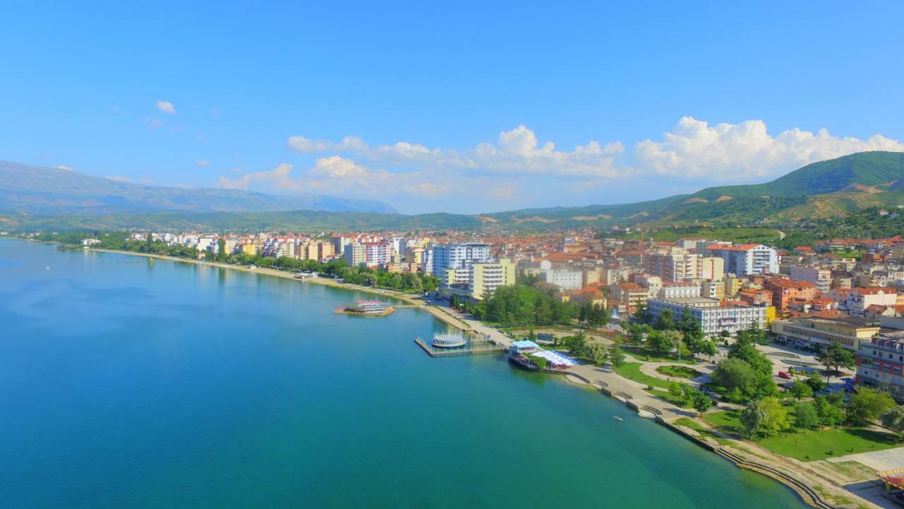 British Hotel Pogradec Eksteriør billede