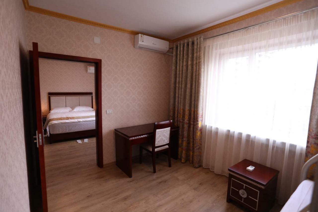 British Hotel Pogradec Eksteriør billede